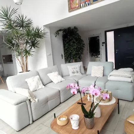 La Maison De Marie A 8 Mn Des Plages